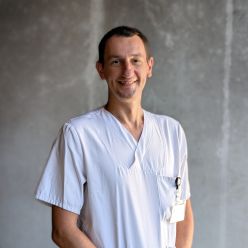 Dr. Edvin Hadziomerovic | Leitender Oberarzt