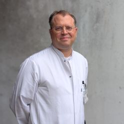 Prof. Dr. Alexander Novotny | Chefarzt