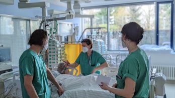 Hochqualifizierte Mitarbeitende – Engagiertes Expertenteam aus Medizin, Pflege und Therapie