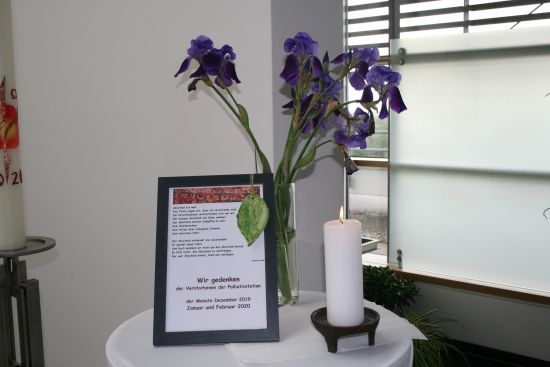 Gedenken der Verstorbenen in der Kapelle des Klinikums Freising